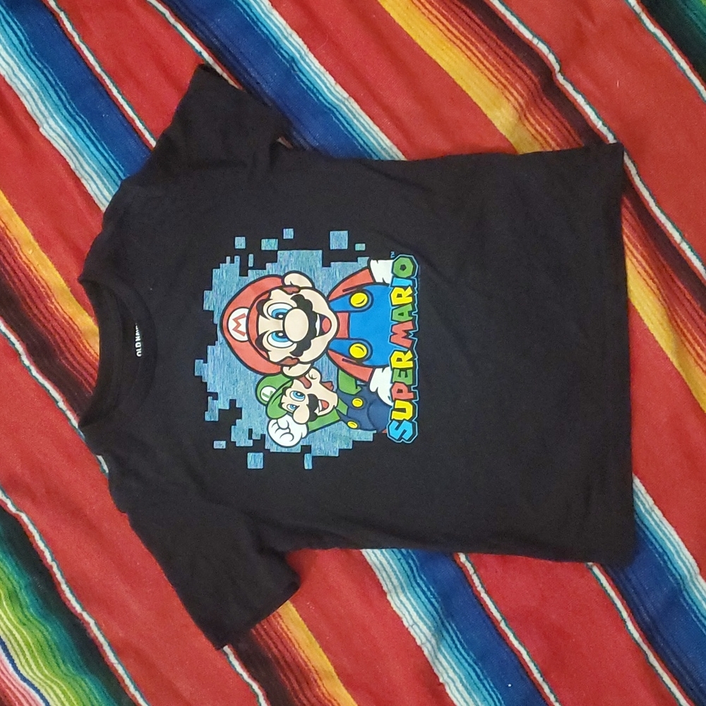 Boys Mario brother t-shirt size small